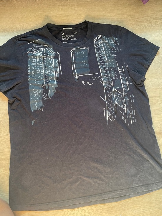 American Eagle Outfitters Other - American Eagle Outfitters Black Graphic Cityscape Crew Tee